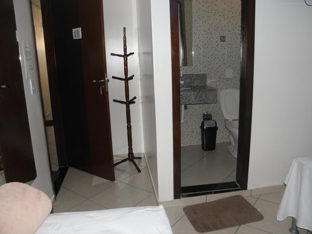 Pousada Dubai Cuiabá Szoba fotó
