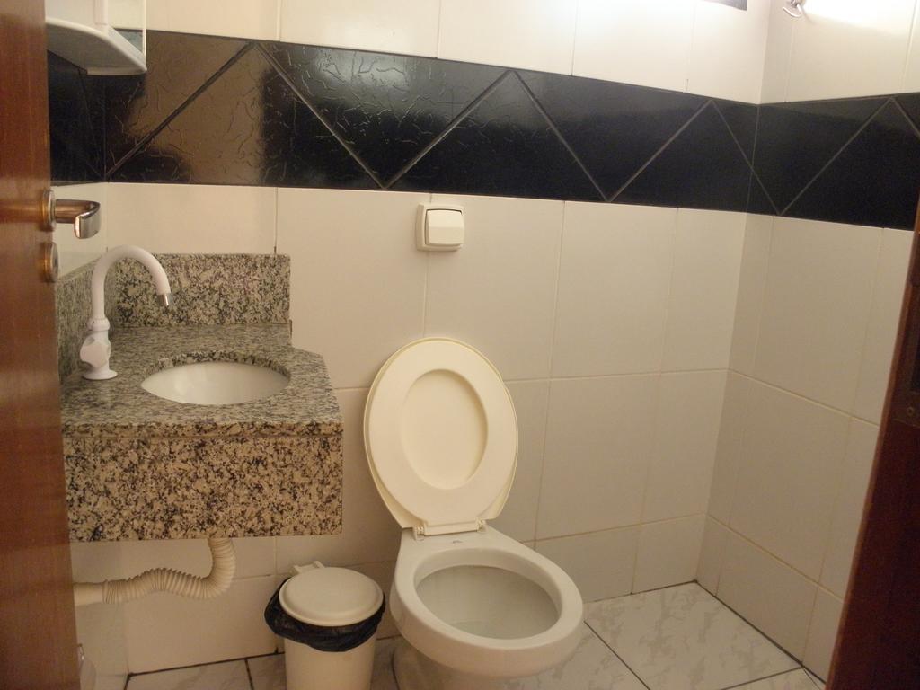 Pousada Dubai Cuiabá Szoba fotó